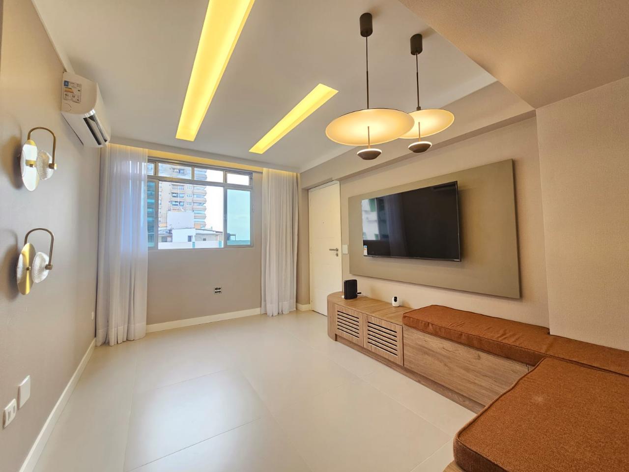 Apartamento 1 Dormitório, 1 Vaga à Venda no Ponta Da Praia, Santos - Porteira Fechada - Ref. GV0028