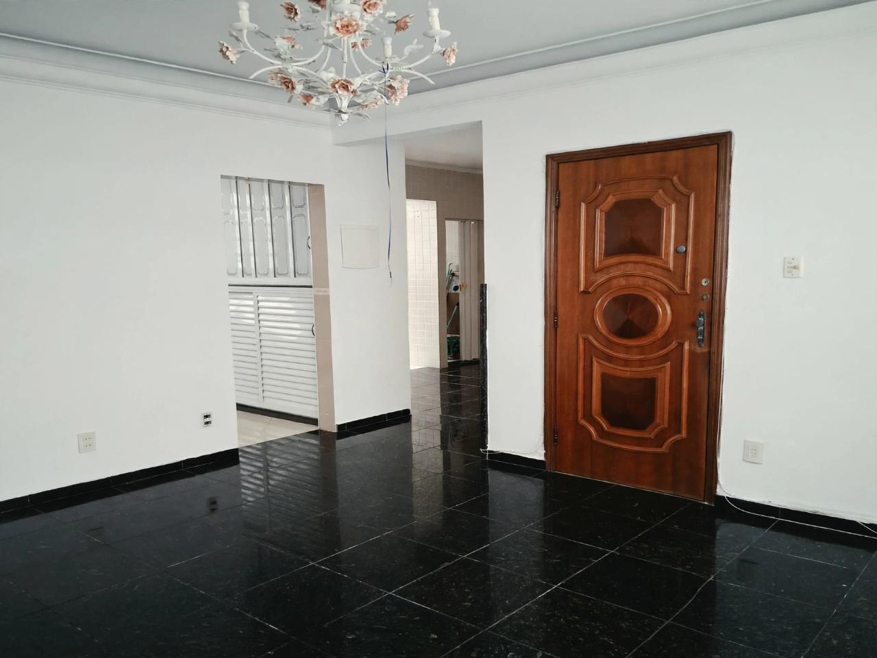 Apartamento 2 Dormitórios (1 Suíte), 1 Vaga à Venda no Gonzaga, Santos | Ed. Vitória - Ref. GV27049